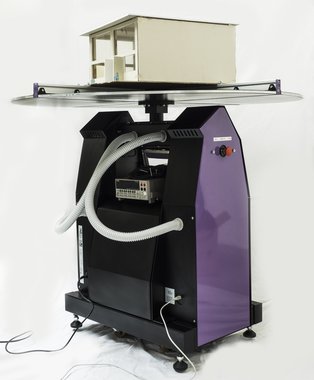 Orange V Heliodon with accessories